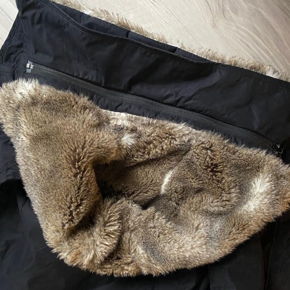 *SOLD Babaton Oskar vegan fur jacket - Picture 7 of 7